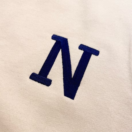 NUS 刺繍ロゴランタンスリーブプルオーバー -アイボリー