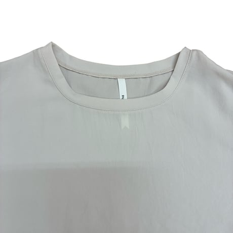 Dignte Collier    ストレッチシフォン袖フリルブラウス       -　アイボリー
