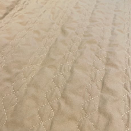 Parkes キルティングノーカラージャケット- ベージュ