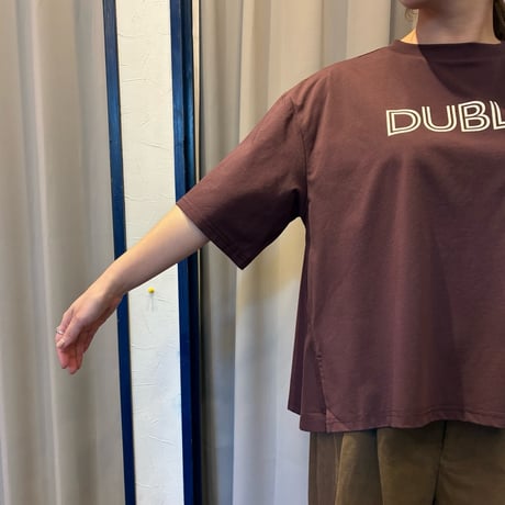 DignteCollier バックフレアプリントTシャツ-ブラウン