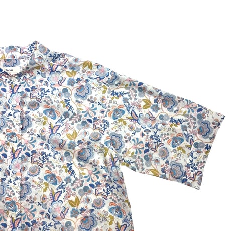 Parkes     リバティプリント"Mabelle"半袖シャツ