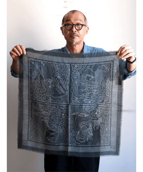 sense the pebble　Animal Print Scarf “Safari”