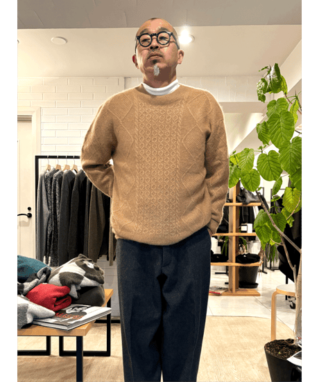 Rencontrant　CAMEL HAIR CABLE MOCK NECK SWEATER
