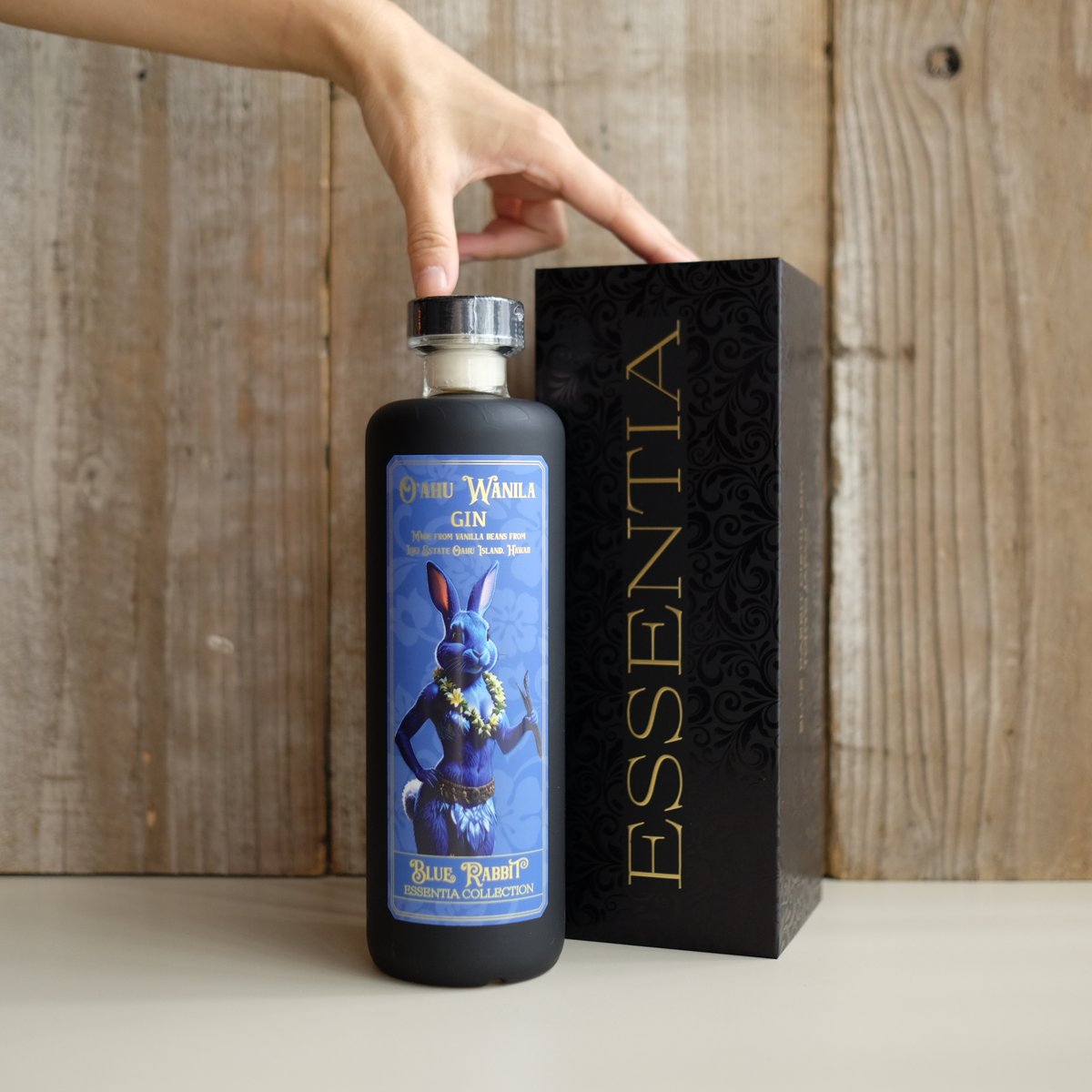 BLUE RABBIT OAHU WANILA GIN [化粧箱付] | GIN BOTTLE