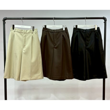 【 PRIORITY 】 エコレザーハーフパンツ
