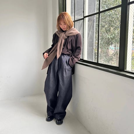 【 PRIORITY 】 カーヴィーデニムパンツ
