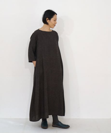 クルタ ボートネック long ウールリネンタビー ブラックブラウン 6982wlnB