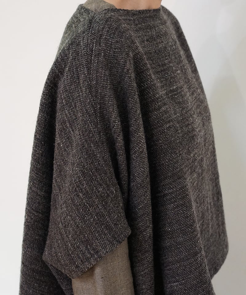 スクエア ポンチョ 綾織り ウール 黒グレー 6548MHBt | MAKI TEXTILE