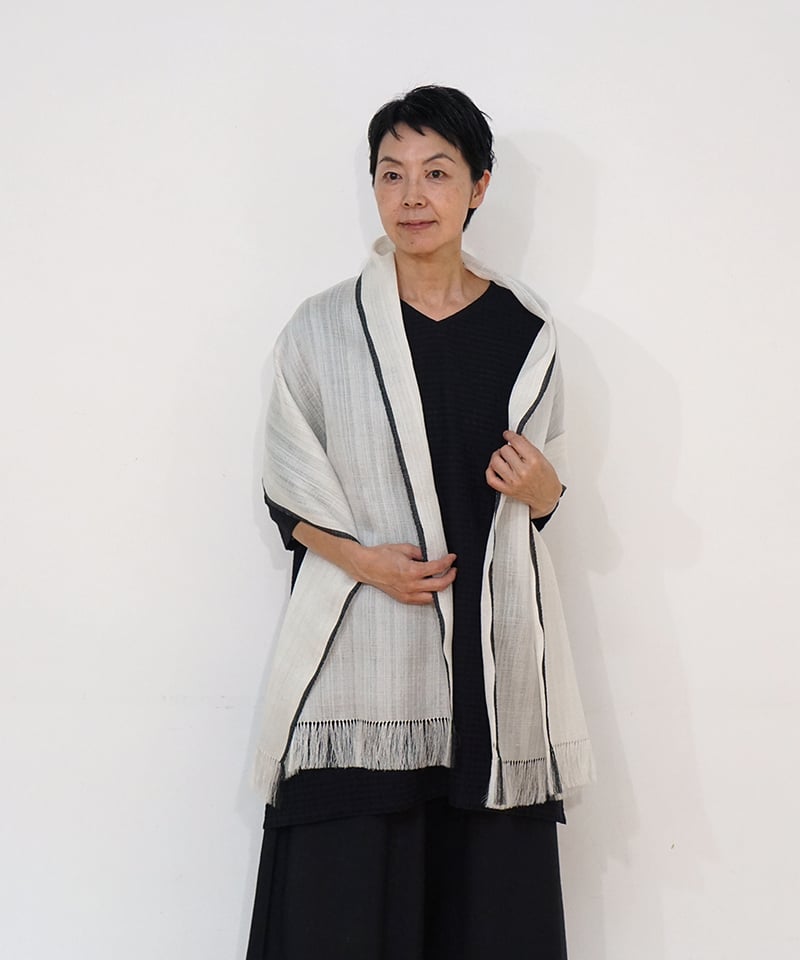 ストール ガジュマル 黒ライン 1228WB | MAKI TEXTILE STUDIO o