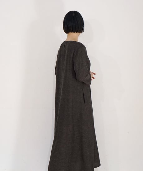 クルタ ボートネック long ウールリネンタビー ブラックブラウン 6982wlnB