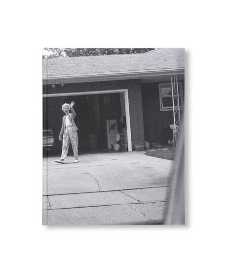 LEAVING AND WAVING  [REPRINTED EDITION]｜Deanna Dikeman