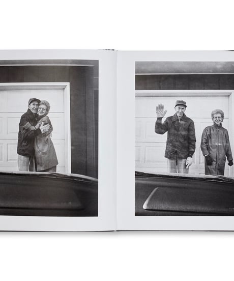 LEAVING AND WAVING  [REPRINTED EDITION]｜Deanna Dikeman