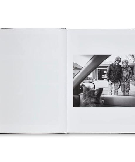 LEAVING AND WAVING  [REPRINTED EDITION]｜Deanna Dikeman