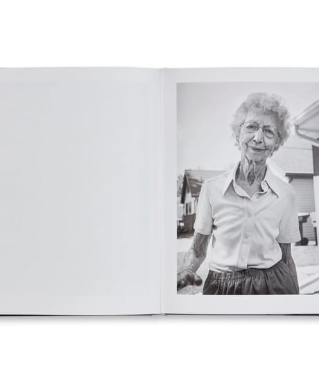 LEAVING AND WAVING  [REPRINTED EDITION]｜Deanna Dikeman