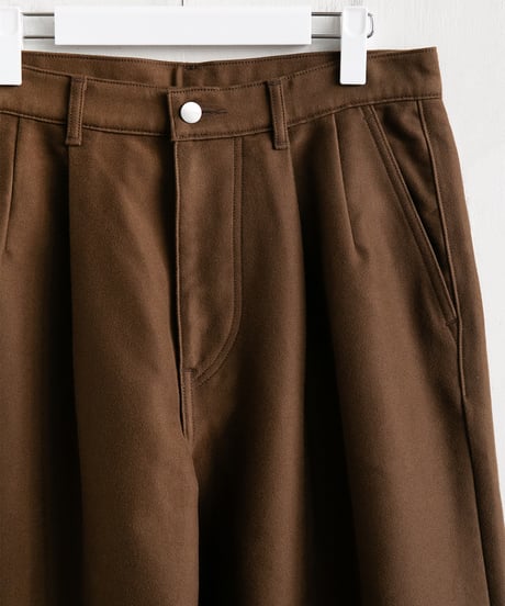 Graphpaper 2026 Autumn+Winter Collection _ Cotton Double Serge Two Tuck Pants ( BROWN )