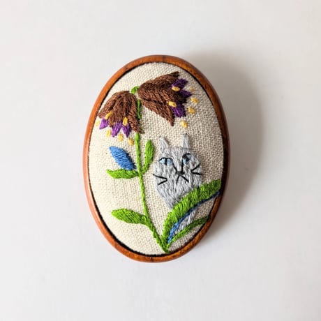 刺繍ブローチ大／花と猫