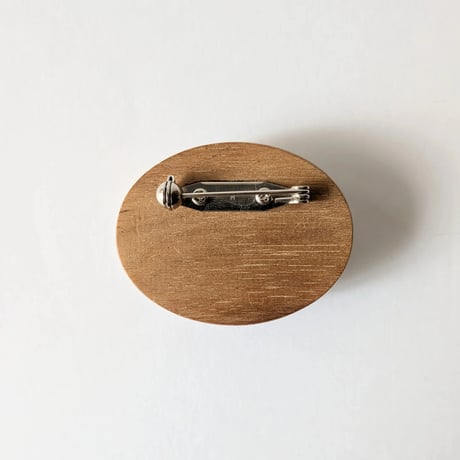 刺繍ブローチ中／花と猫