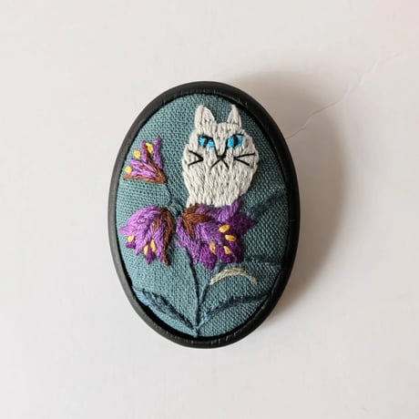 刺繍ブローチ大／花と猫