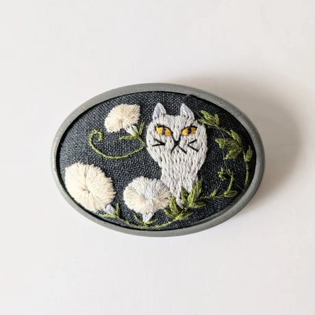 刺繍ブローチ大／花と猫
