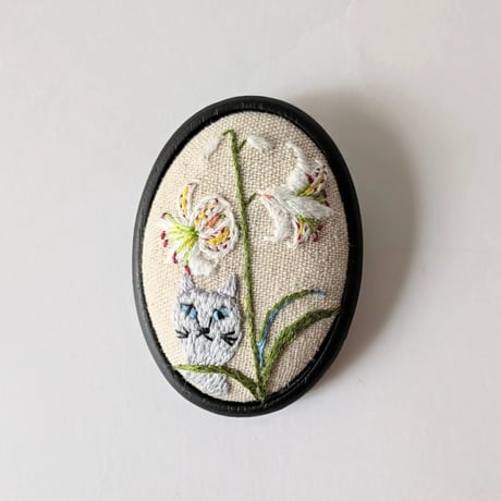 刺繍ブローチ大／花と猫