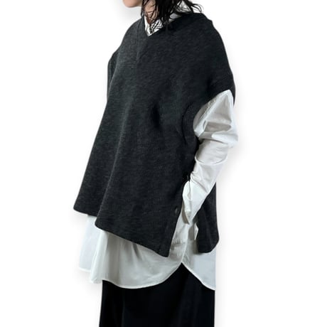 TISSU / ウーレンクォーターサイドボタンベスト / TS263CT086 009TOPチャコール