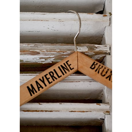 ブリュッセルのお店のロゴ入りハンガー (MAYERLINE BRUXELLES)