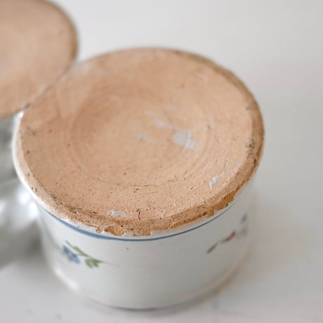 白釉手描き模様入り Huilier-vinaigrier Pot