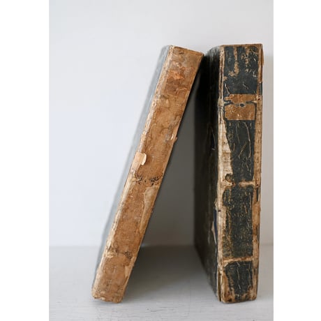 1838年 カーキ色カバーの古書(A)