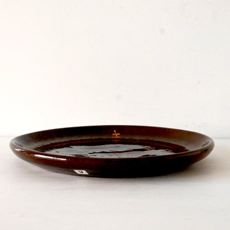CHARTREUSEのマーク入り焦茶色のメイン皿 ※A,B,Cバリエーションあり