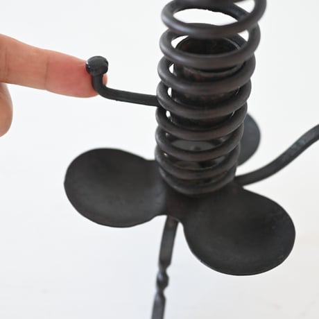 カーブで使われていた、アイアン製クローバー型くるくる燭台