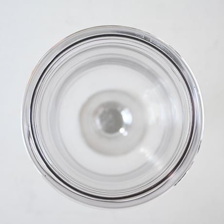 ガラスの脚付ボンボニエール(蓋無し)