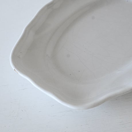 白釉 小振りなスクエア型のお皿