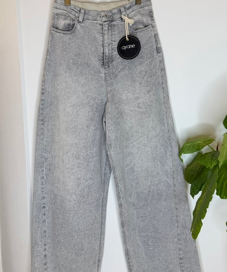 グレイッシュデニムバレルパンツ