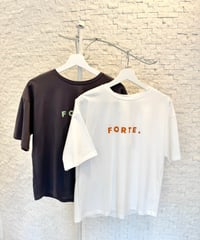 " FORTE." ロゴTシャツ