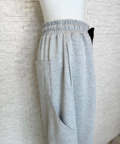 カーブパンツ