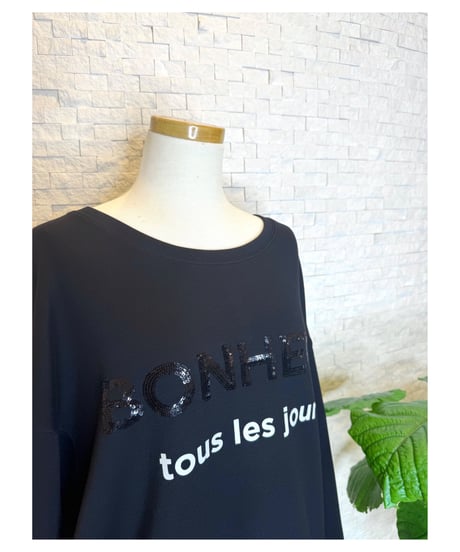 スパンコール "BONHEUR"ロゴ ボンディングプルオーバー