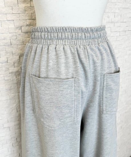 カーブパンツ