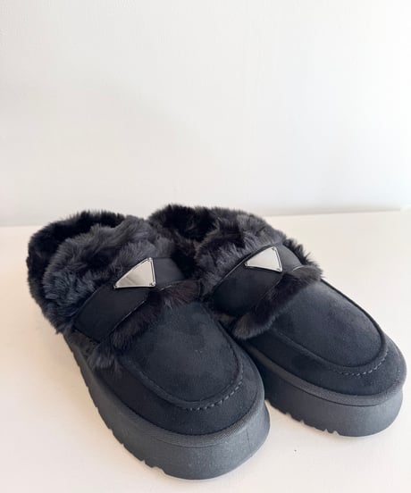 10/13入荷　厚底ムートンサンダル