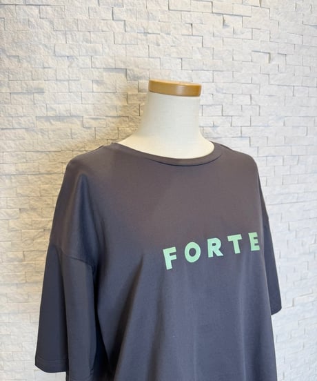 " FORTE." ロゴTシャツ