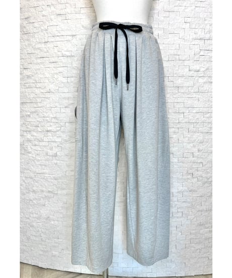 カーブパンツ