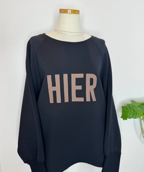 袖リブ " HIER " ロゴトップス