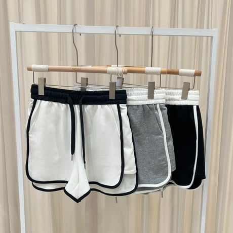 《予約販売》Contrast Trim Dolphin Shorts