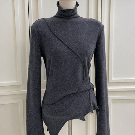 《予約販売》Asymmetric Cut Tee