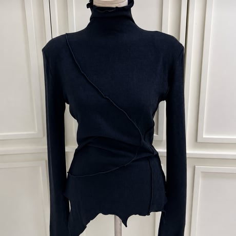 《予約販売》Asymmetric Cut Tee