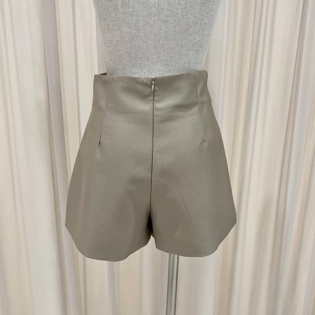 《予約販売》Pleated Tailored Shorts