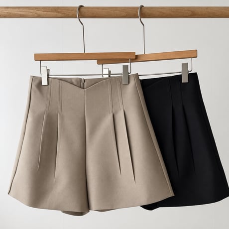 《予約販売》Pleated Tailored Shorts
