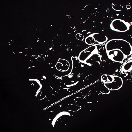 DAYLIGHT SEDIMENTARY TEE BLACK