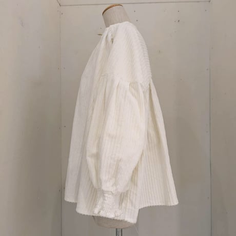 【UNIVERSAL TISSU】親子コーデュロイ シャーリングブラウス　オフ