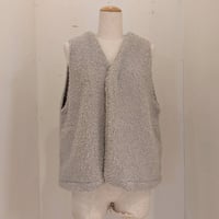【UNIVERSAL TISSU】ボア Vネックベスト　グレージュ