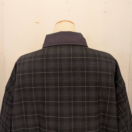 【UNIVERSAL TISSU】ナイロンキルティング リバーシブルコート　チャコールチェック